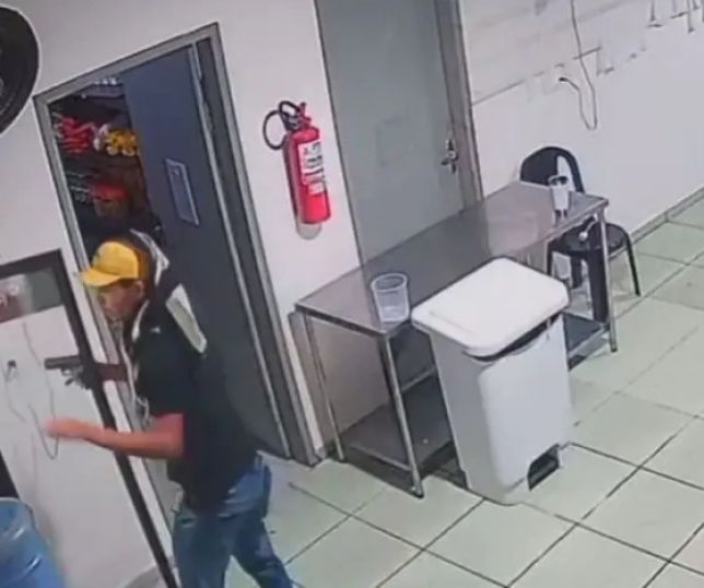 Bandidos assaltam funcionários de temakeria no bairro São José, Zona Leste de Manaus. VEJA VÍDEO